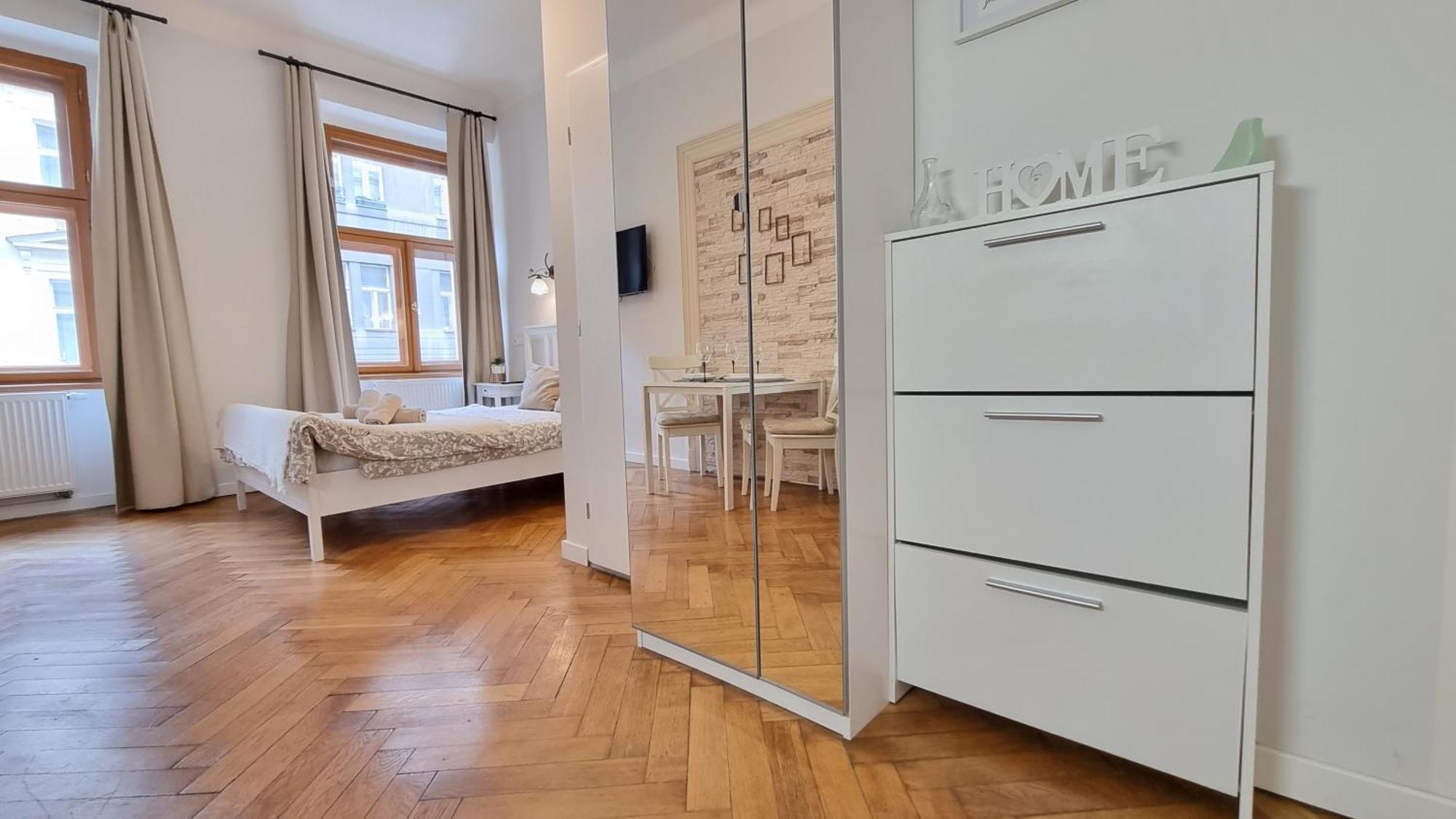 Finnem Rentals Florenc Praag Buitenkant foto