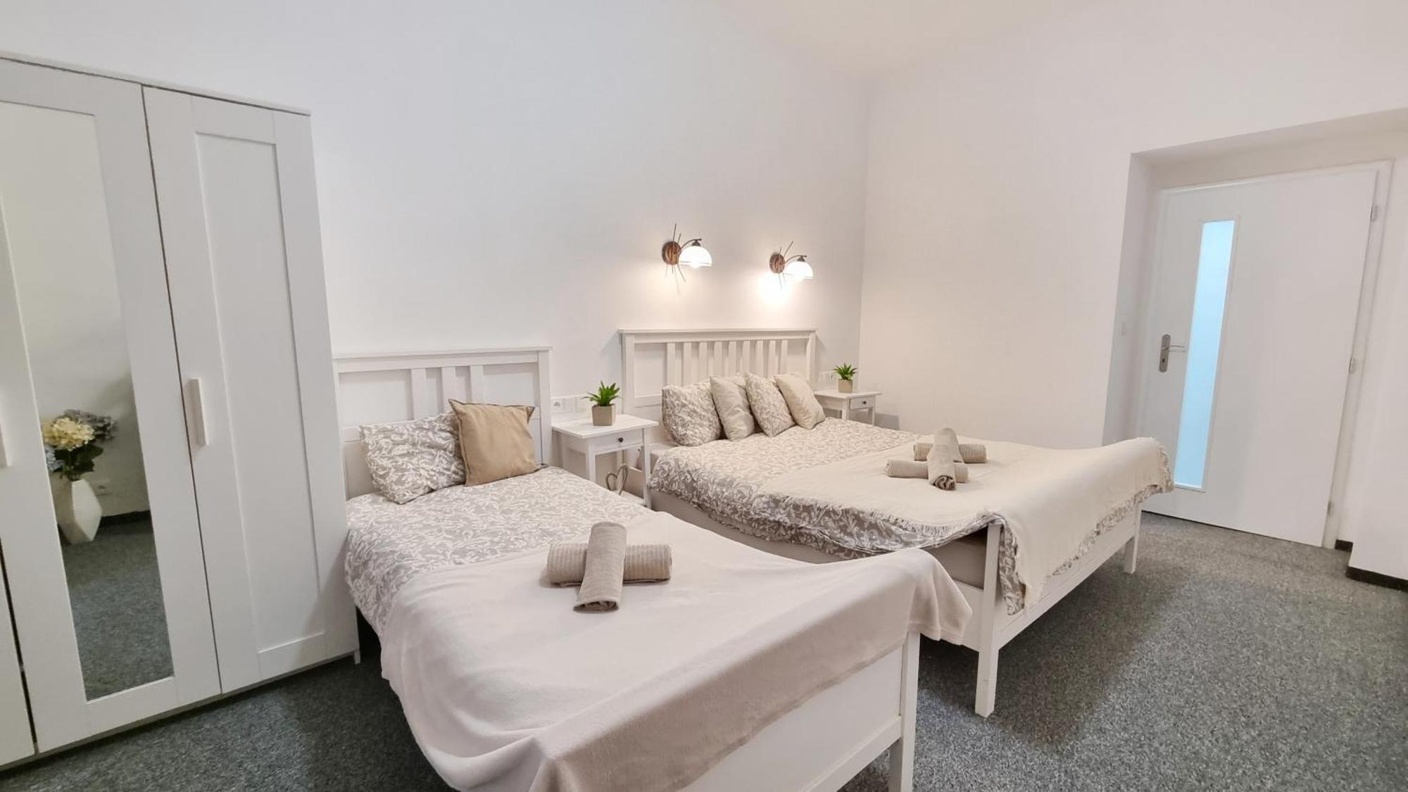 Finnem Rentals Florenc Praag Buitenkant foto